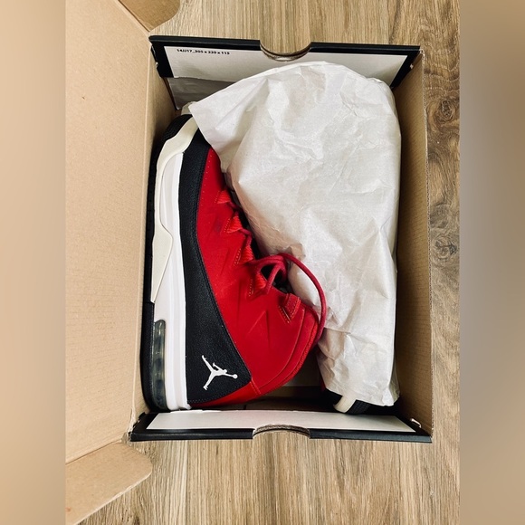 Air Jordan 12 Retro BG 807718-601 Size 7 Y EUC - Picture 3 of 8